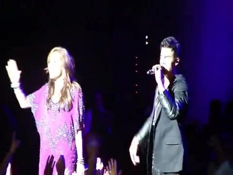 Joe Jonas Gives A  Warm Hug To Ex-Girlfriend Demi Lovato 1298 Joe Jonas Gives A  Warm Hug To Ex-Girlfriend Demi Lovato 1298
