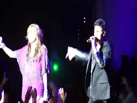 Joe Jonas Gives A  Warm Hug To Ex-Girlfriend Demi Lovato 1314