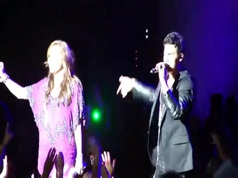 Joe Jonas Gives A  Warm Hug To Ex-Girlfriend Demi Lovato 1316