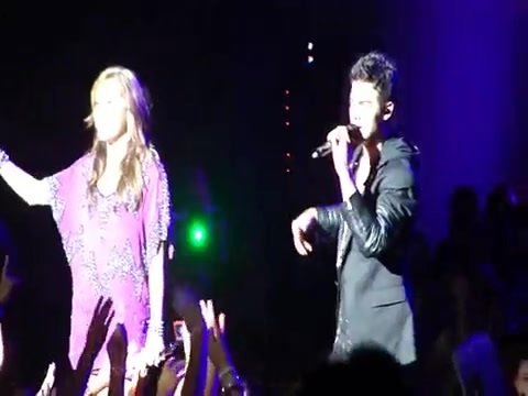 Joe Jonas Gives A  Warm Hug To Ex-Girlfriend Demi Lovato 1350