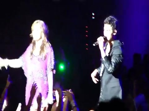 Joe Jonas Gives A  Warm Hug To Ex-Girlfriend Demi Lovato 1366