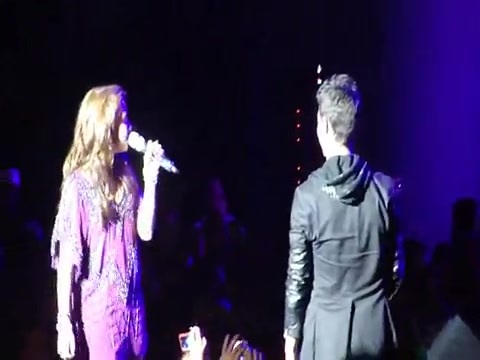 Joe Jonas Gives A  Warm Hug To Ex-Girlfriend Demi Lovato 1924 Joe Jonas Gives A  Warm Hug To Ex-Girlfriend Demi Lovato 1924