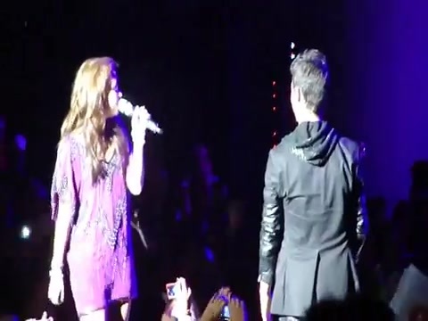 Joe Jonas Gives A  Warm Hug To Ex-Girlfriend Demi Lovato 1940 Joe Jonas Gives A  Warm Hug To Ex-Girlfriend Demi Lovato 1940