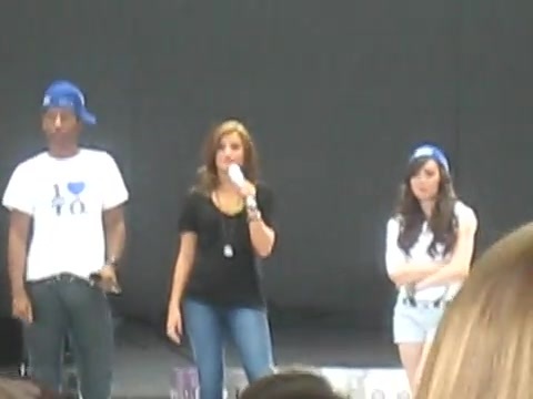 Jonas Brothers sound check 0107