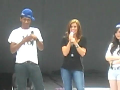 Jonas Brothers sound check 0810 - Demilush - Jonas Brothers sound check Part oo2
