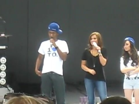 Jonas Brothers sound check 0410