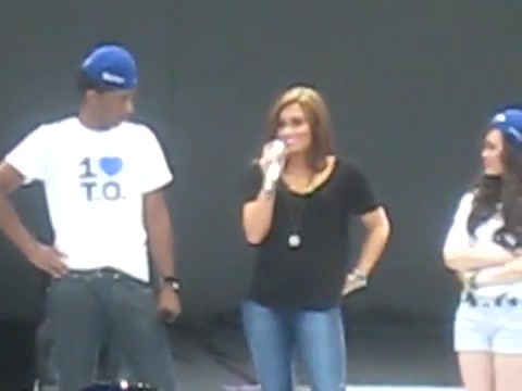 Jonas Brothers sound check 1082