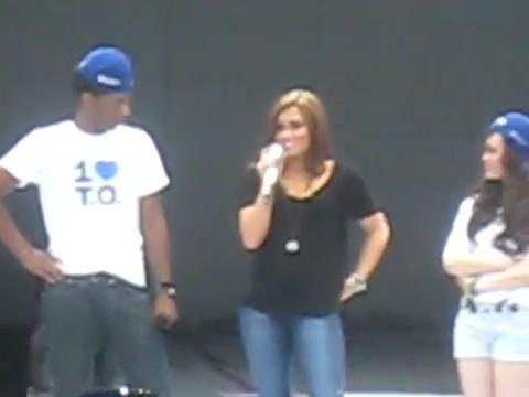 Jonas Brothers sound check 1083