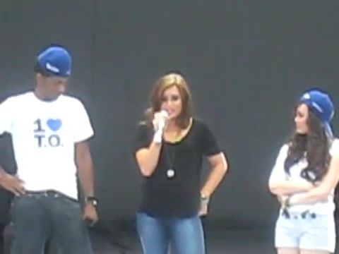 Jonas Brothers sound check 1132 Jonas Brothers sound check 1132
