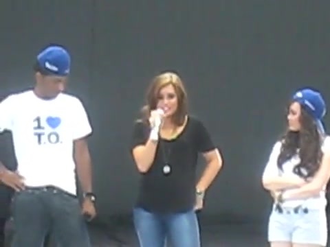 Jonas Brothers sound check 1134 Jonas Brothers sound check 1134