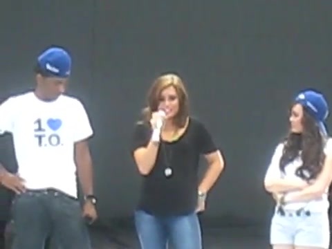 Jonas Brothers sound check 1135 Jonas Brothers sound check 1135