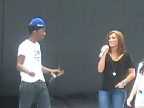 Jonas Brothers sound check 1799 - Demilush - Jonas Brothers sound check Part oo4
