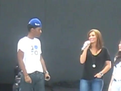 Jonas Brothers sound check 1822
