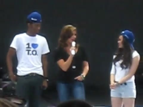 Jonas Brothers sound check 2114