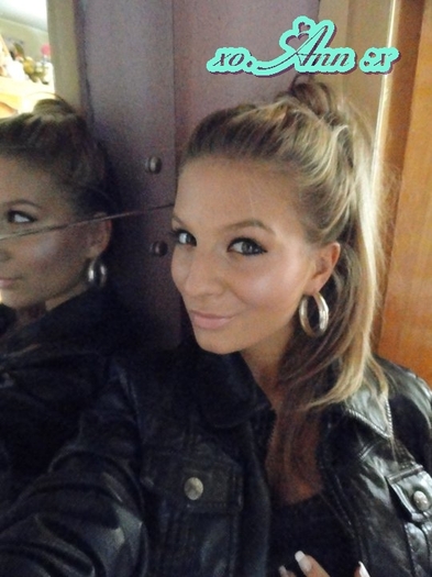 Cee facii piticelulee?? [cu cartea de chimie in brate]