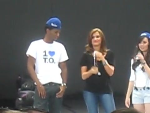Jonas Brothers sound check 3180