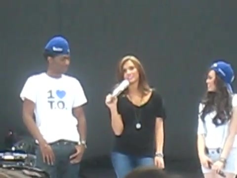 Jonas Brothers sound check 4043 - Demilush - Jonas Brothers sound check Part oo9