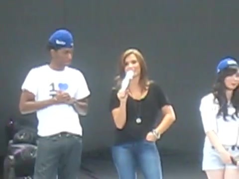 Jonas Brothers sound check 4422