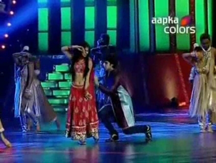 00_00_46 - D-Karan Wahi-Jennifer Winget Performance On Telly Awards 2010 - YouTube