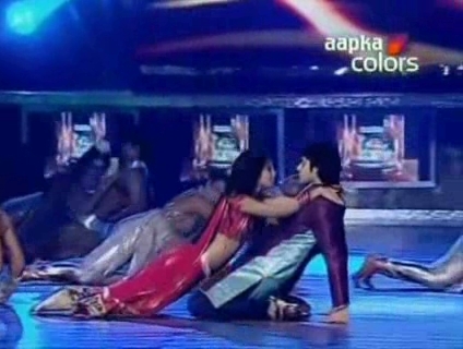 00_01_25 - D-Karan Wahi-Jennifer Winget Performance On Telly Awards 2010 - YouTube