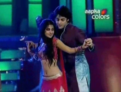 00_01_48 - D-Karan Wahi-Jennifer Winget Performance On Telly Awards 2010 - YouTube