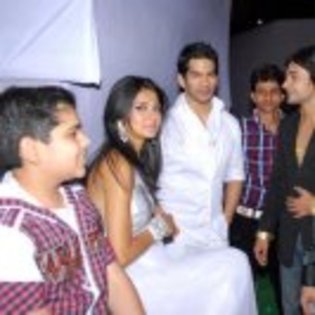 553438_369250906456139_1992550373_n