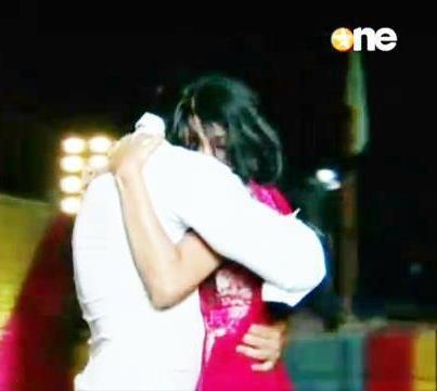 556101_359937750720788_1159917208_n