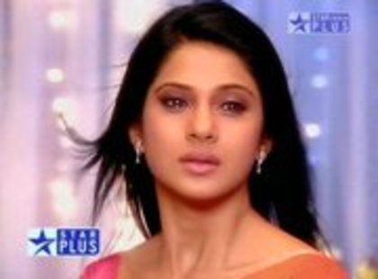 281218_150275328380974_2408182_a - jennifer winget 8