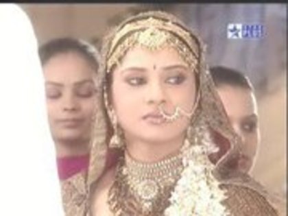 284755_150273905047783_4722533_a - jennifer winget 8