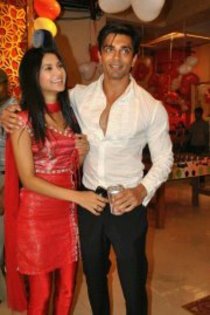 560418_308246135917225_619469491_a - jennifer winget 8