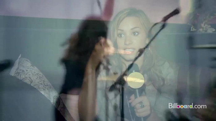 Demi on the Jonas Brothers Tour 0439 - Demilush on the Jonas Brothers Tour Part oo1
