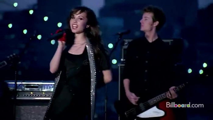 Demi on the Jonas Brothers Tour 1525