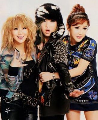 561047_204253709683722_133983706_n