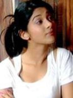 50180880_UAUWNQXKR - jennifer winget 8