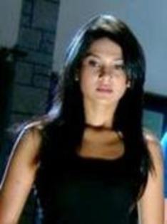 50180882_GTXPUXRBM - jennifer winget 8