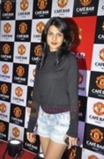 73835117_SQESGYF3 - jennifer winget 9