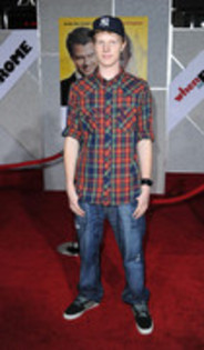 43240998_BHXTFUZJI - Adam Hicks