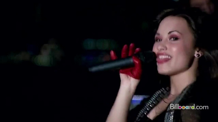Demi on the Jonas Brothers Tour 2640