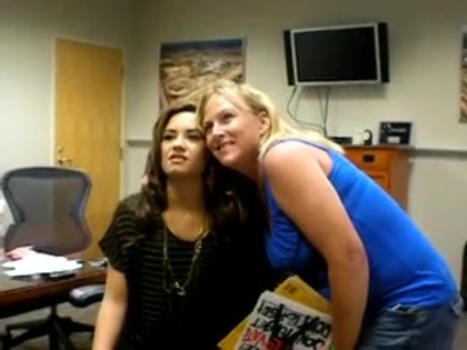 DEMI LOVATO VIP MEETING AT 8-1-10 1064 - Demilush - VIP Meeting At 08 01 2010 Part oo3