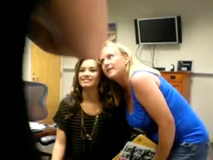 DEMI LOVATO VIP MEETING AT 8-1-10 0670 - Demilush - VIP Meeting At 08 01 2010 Part oo2