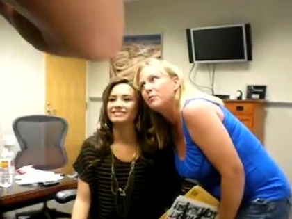 DEMI LOVATO VIP MEETING AT 8-1-10 0686 - Demilush - VIP Meeting At 08 01 2010 Part oo2