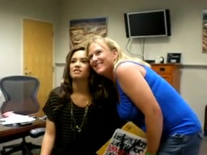 DEMI LOVATO VIP MEETING AT 8-1-10 1112 - Demilush - VIP Meeting At 08 01 2010 Part oo3