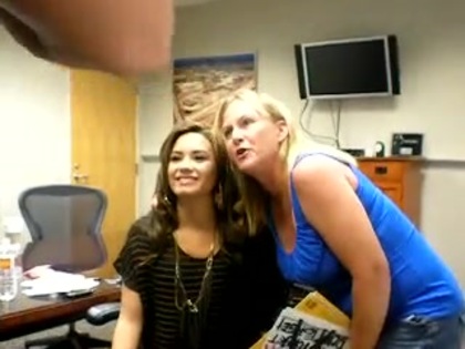 DEMI LOVATO VIP MEETING AT 8-1-10 0696 - Demilush - VIP Meeting At 08 01 2010 Part oo2