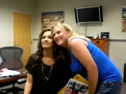 DEMI LOVATO VIP MEETING AT 8-1-10 1120 - Demilush - VIP Meeting At 08 01 2010 Part oo3