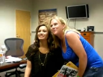 DEMI LOVATO VIP MEETING AT 8-1-10 0719 - Demilush - VIP Meeting At 08 01 2010 Part oo2
