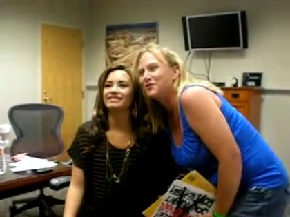 DEMI LOVATO VIP MEETING AT 8-1-10 0733 - Demilush - VIP Meeting At 08 01 2010 Part oo2