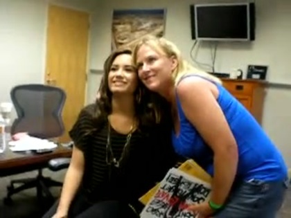 DEMI LOVATO VIP MEETING AT 8-1-10 0774 - Demilush - VIP Meeting At 08 01 2010 Part oo2