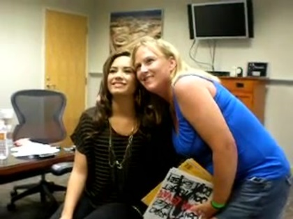DEMI LOVATO VIP MEETING AT 8-1-10 0874 - Demilush - VIP Meeting At 08 01 2010 Part oo2