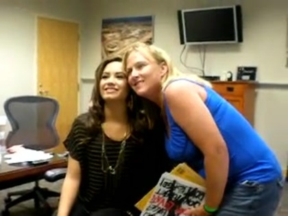 DEMI LOVATO VIP MEETING AT 8-1-10 0896 - Demilush - VIP Meeting At 08 01 2010 Part oo2