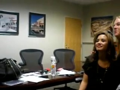 DEMI LOVATO VIP MEETING AT 8-1-10 0458 - Demilush - VIP Meeting At 08 01 2010 Part oo1